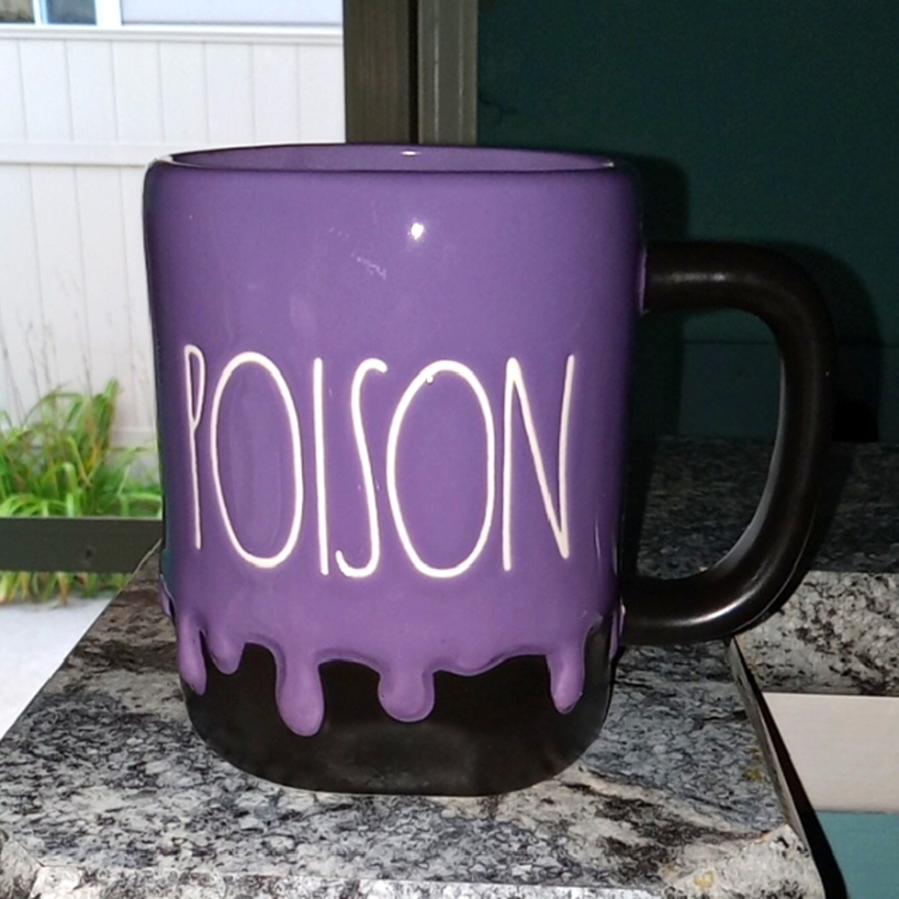 Rae Dunn Purple and Black Drip Mug💜💜💜💜